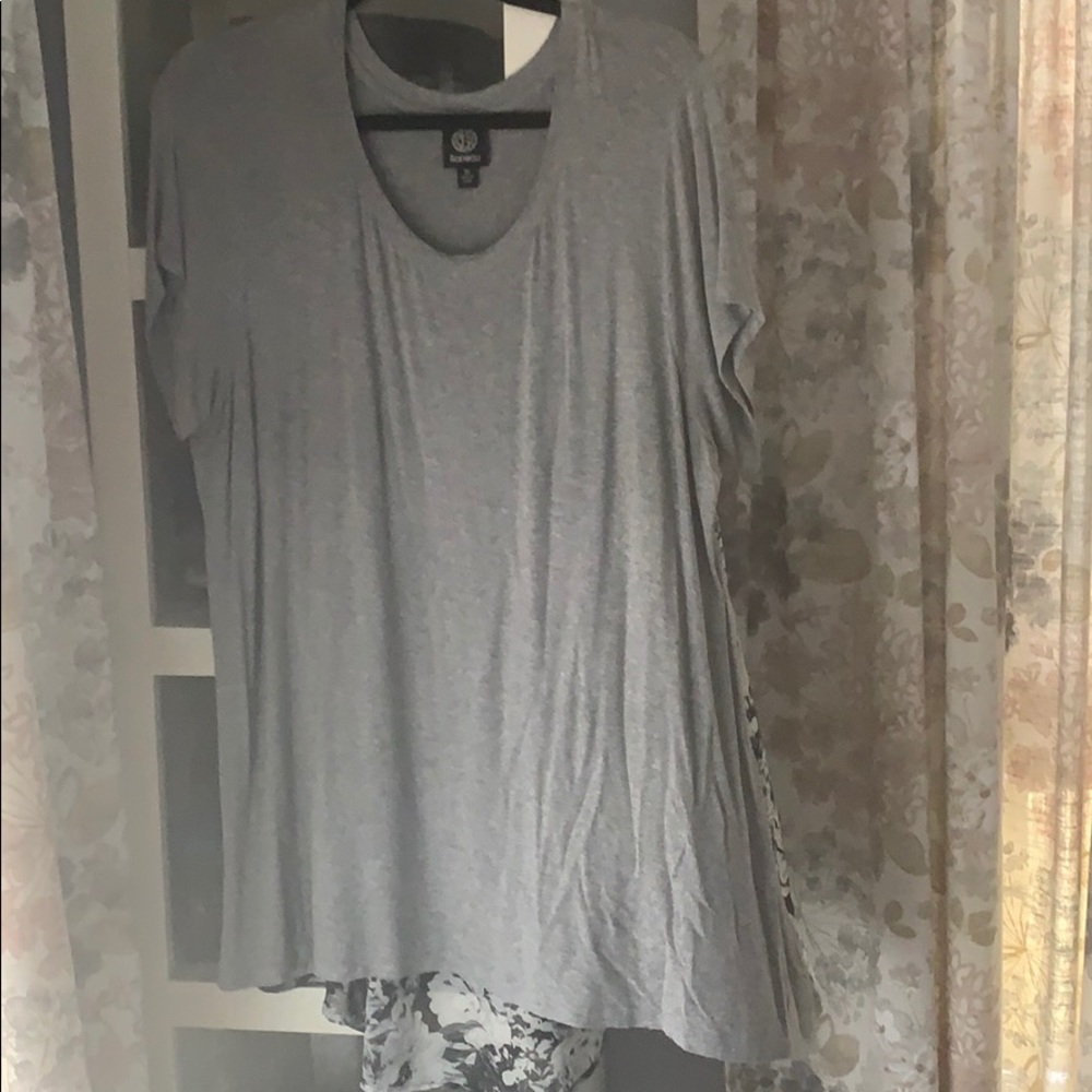 Gray shirtsleeve shirt